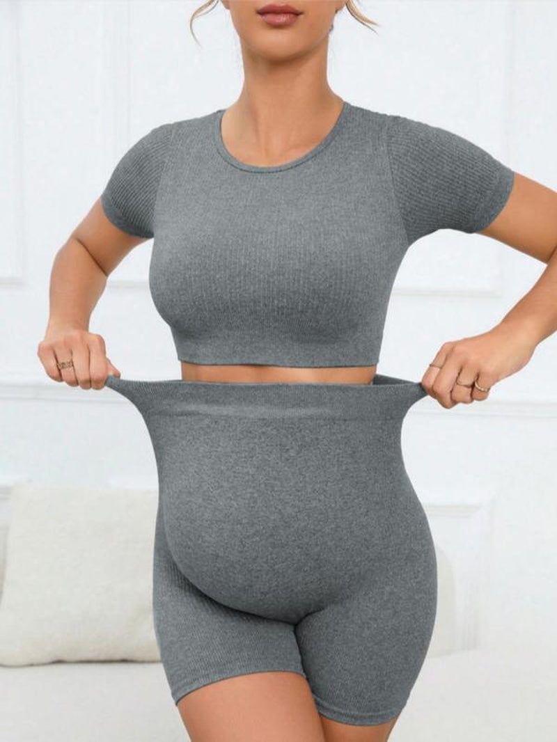 Maternity Women's 2-Piece Solid Color Short Sleeve Crop Top and High Waist Skinny Shorts Set, Casual Seamless Round Neck Top and Short Leggings for Everyday Wear