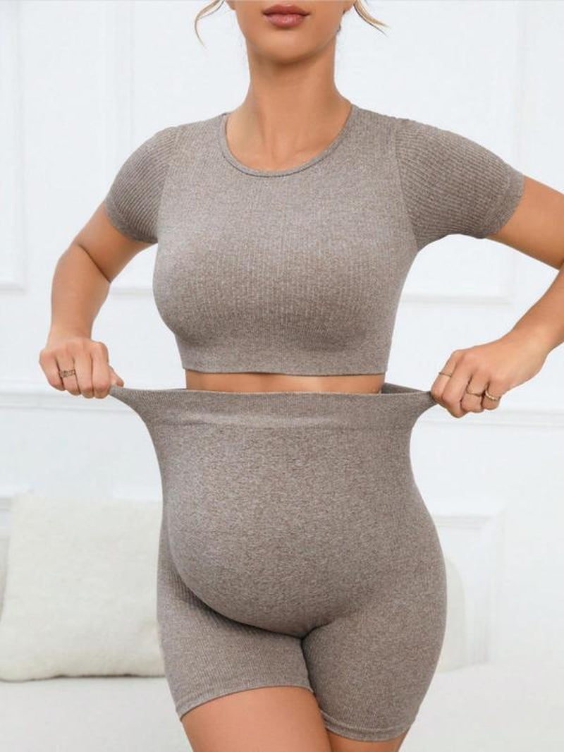Maternity Women's 2-Piece Solid Color Short Sleeve Crop Top and High Waist Skinny Shorts Set, Casual Seamless Round Neck Top and Short Leggings for Everyday Wear