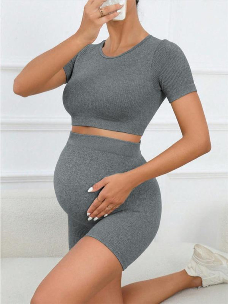 Maternity Women's 2-Piece Solid Color Short Sleeve Crop Top and High Waist Skinny Shorts Set, Casual Seamless Round Neck Top and Short Leggings for Everyday Wear